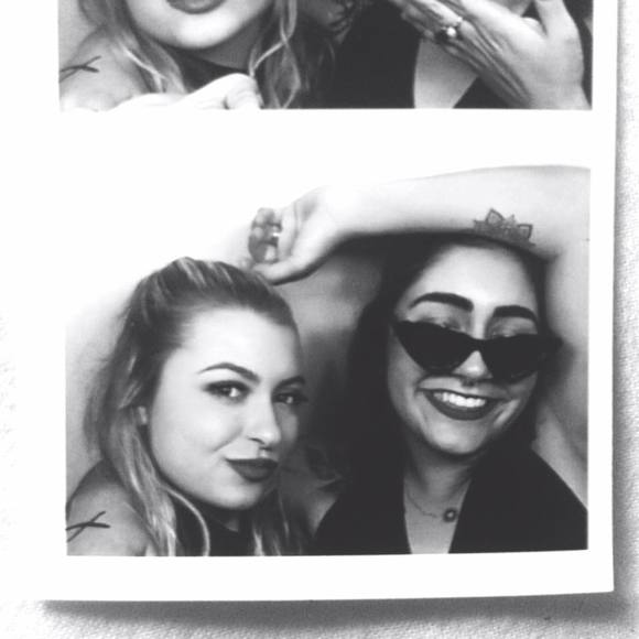 Meet your Posher, Defne - Picture 1 of 1